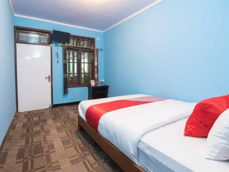 Oyo 1852 Intan Bromo Homestay Pasuruan Bagian luar foto