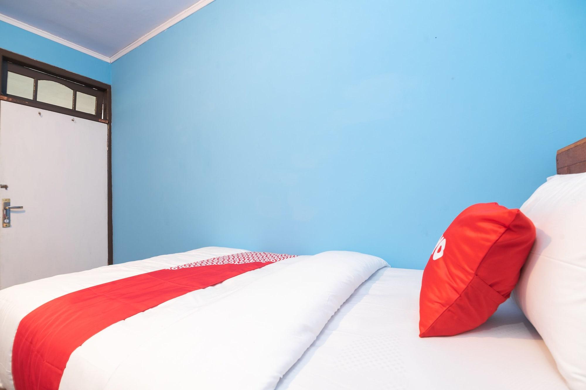 Oyo 1852 Intan Bromo Homestay Pasuruan Bagian luar foto