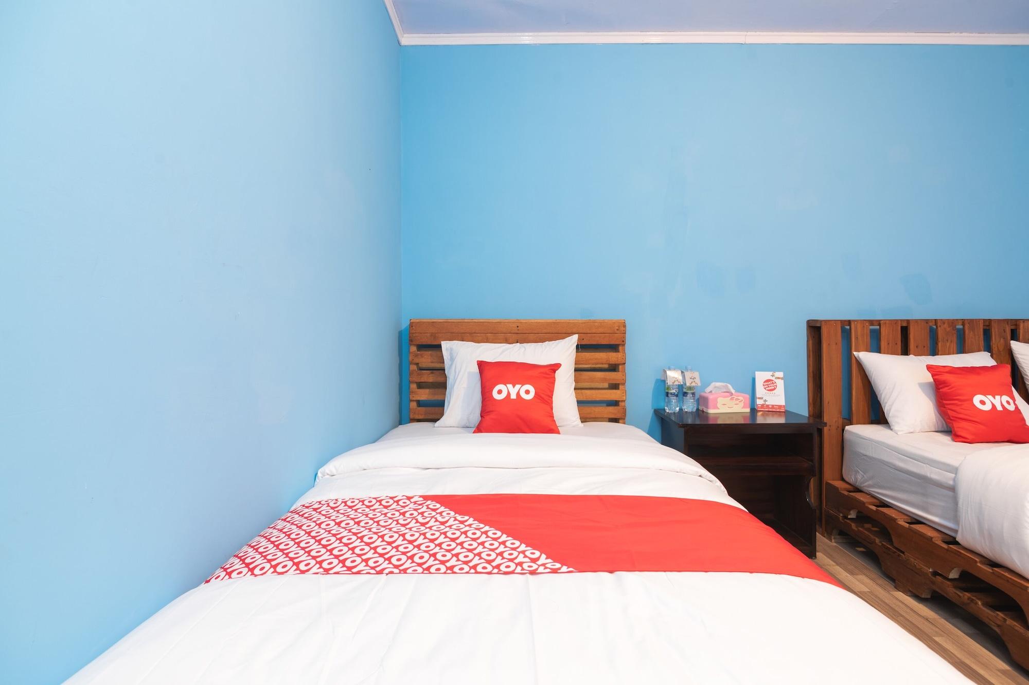 Oyo 1852 Intan Bromo Homestay Pasuruan Bagian luar foto