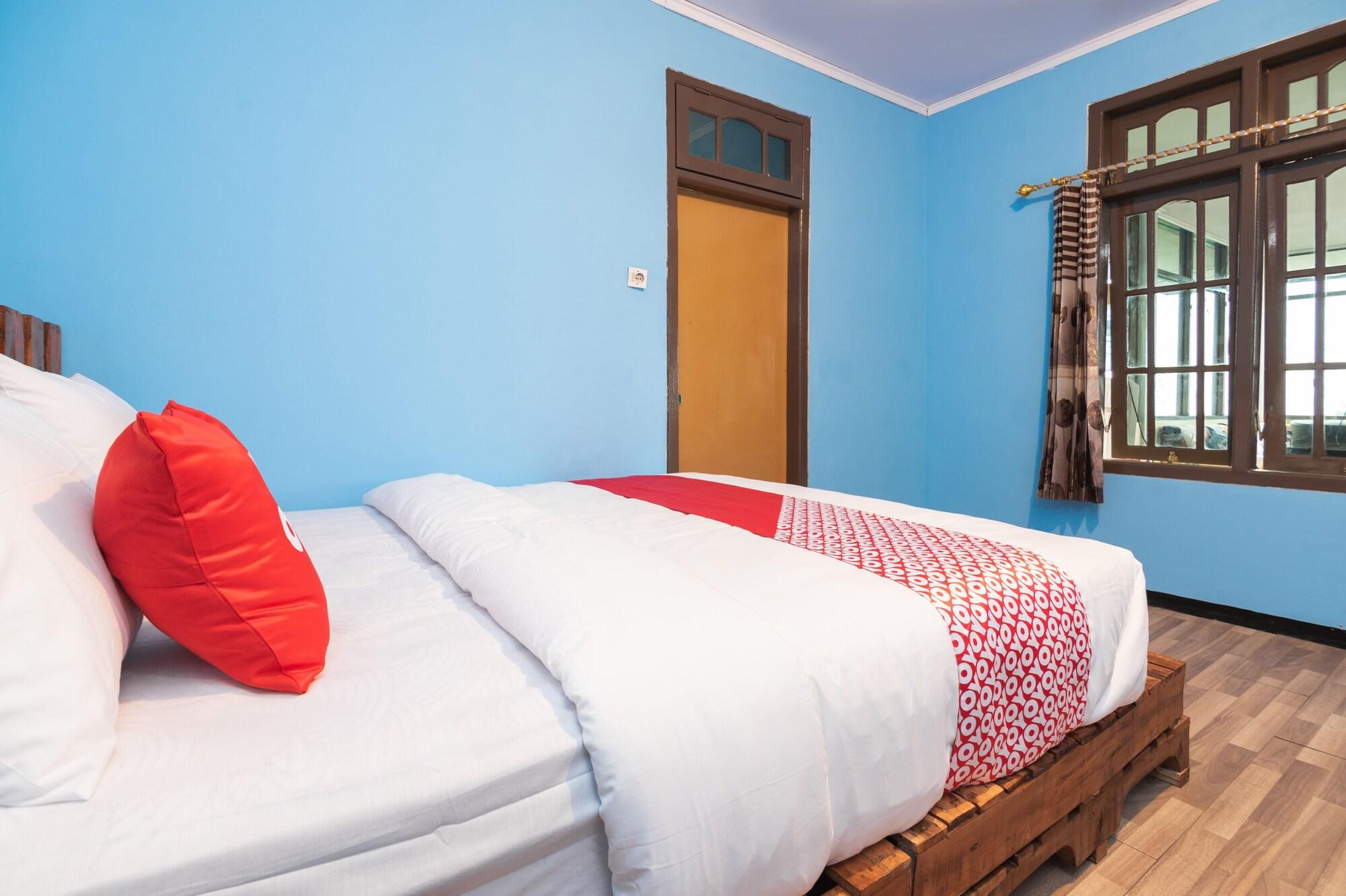 Oyo 1852 Intan Bromo Homestay Pasuruan Bagian luar foto