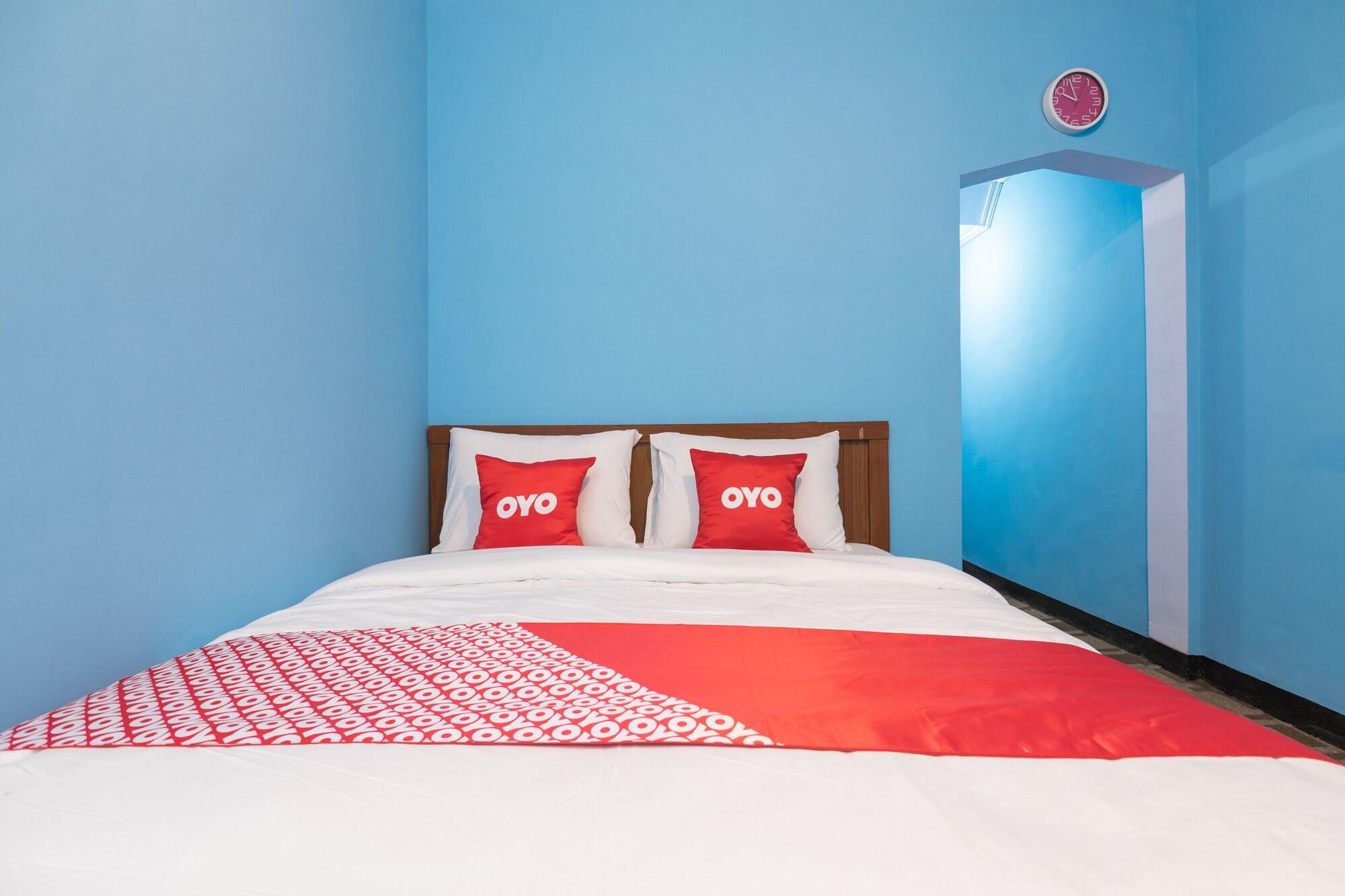 Oyo 1852 Intan Bromo Homestay Pasuruan Bagian luar foto