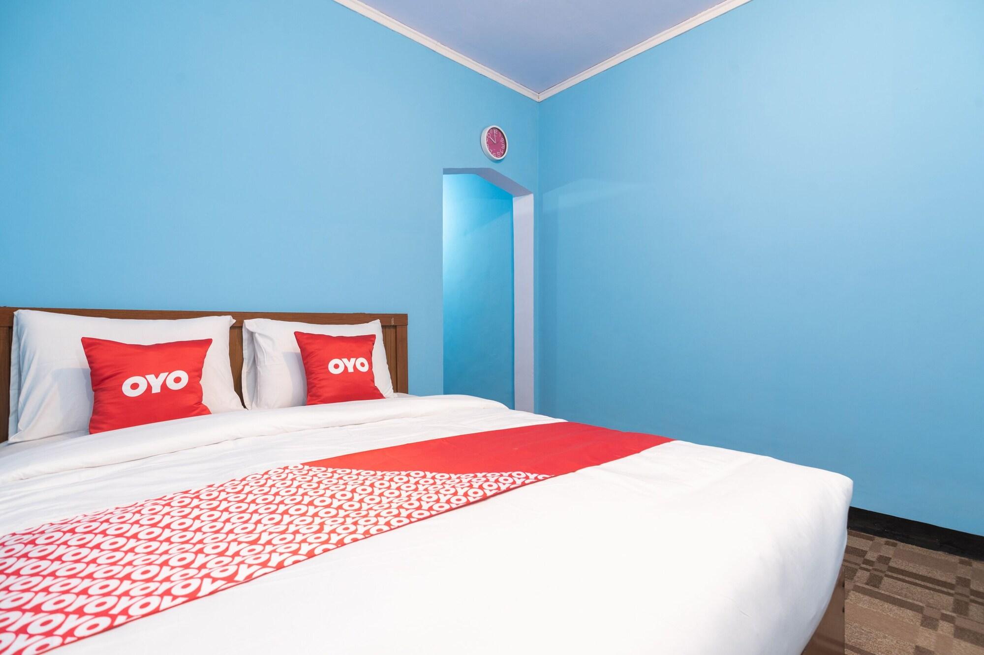 Oyo 1852 Intan Bromo Homestay Pasuruan Bagian luar foto
