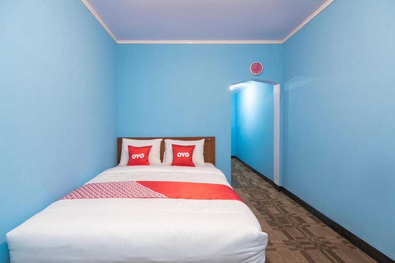 Oyo 1852 Intan Bromo Homestay Pasuruan Bagian luar foto